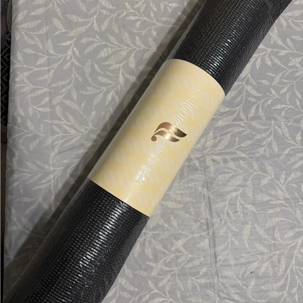 Fabletics Essential Black Home Yoga Mat New